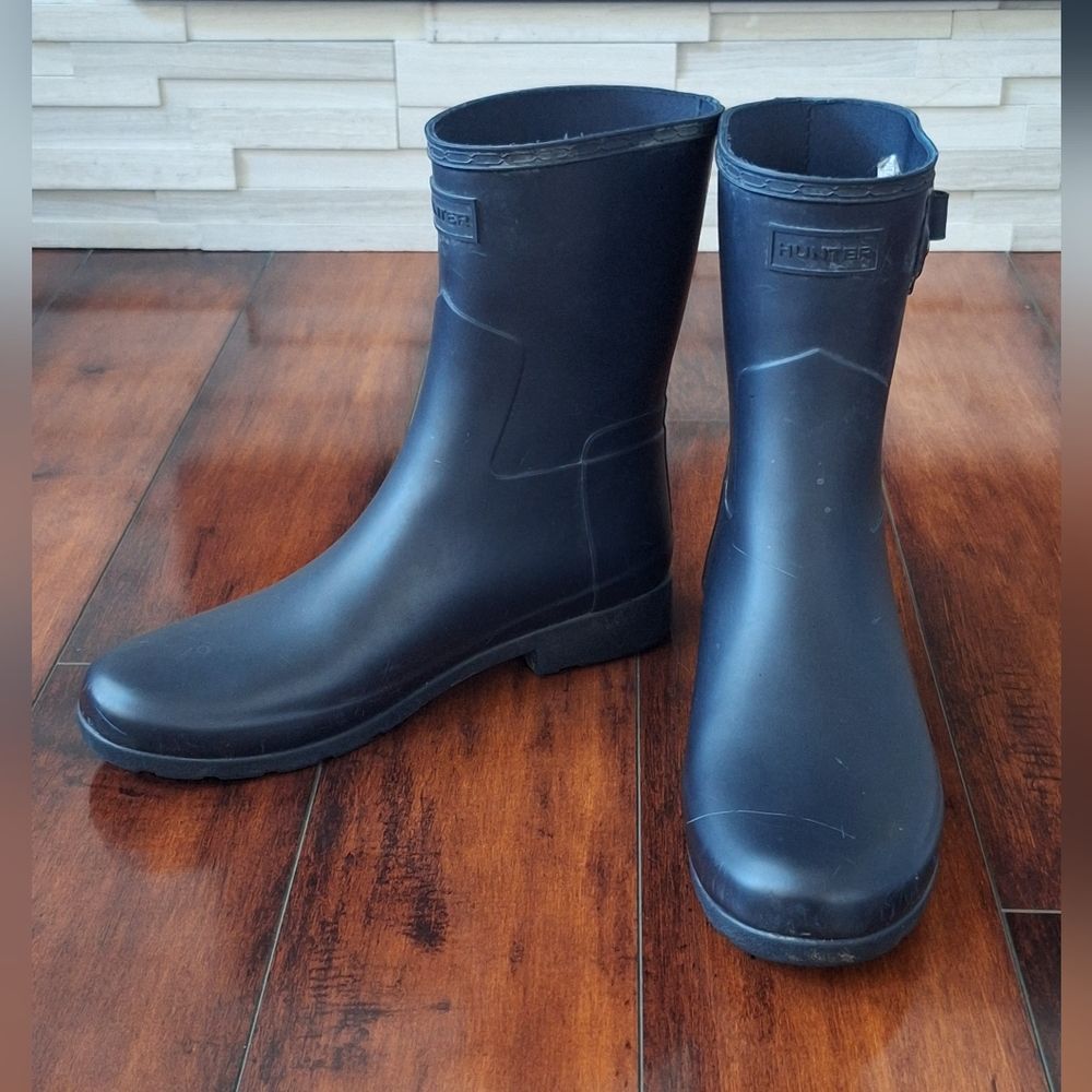 Hunter Original Refined Short rain boots Size 11 Navy Blue